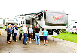 What’s this!!?? Jerry Lemar demonstrates something important to new owners and shoppers from all over the US – and Canada.